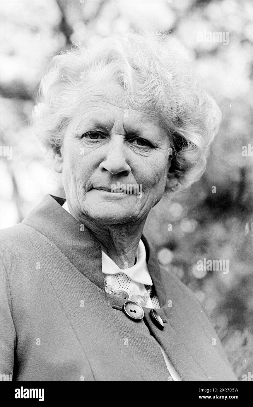 Ms. Nolte, councilor of Bloemendaal, Persons, 01-07-1964, Whizgle Dutch News: Historic Images Tailored for the Future. Explore The Netherlands past with modern perspectives through Dutch agency imagery. Bridging yesterday's events with tomorrow's insights. Embark on a timeless journey with stories that shape our future. Stock Photo