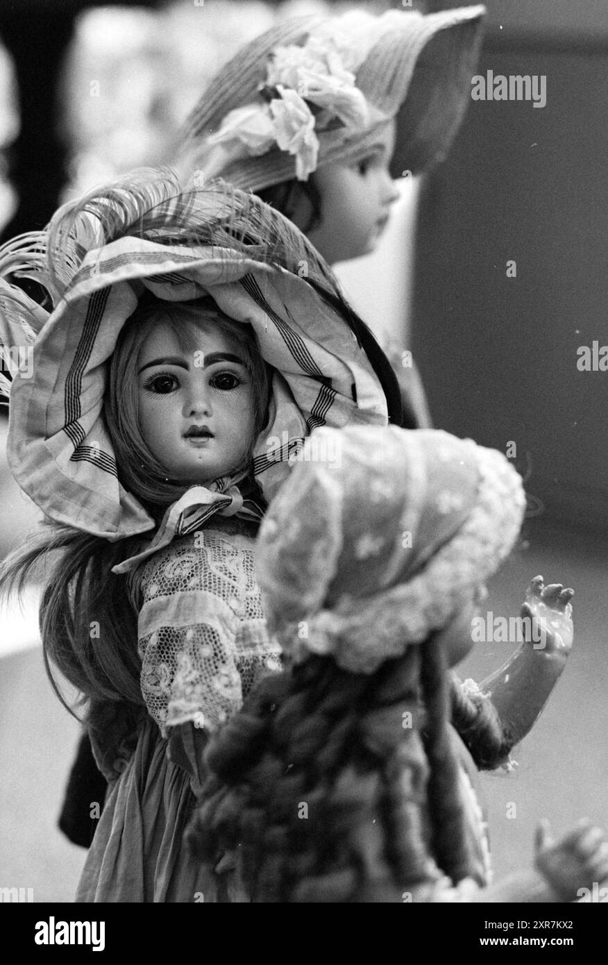 See Puppet Puppet museum Black and White Stock Photos & Images - Alamy