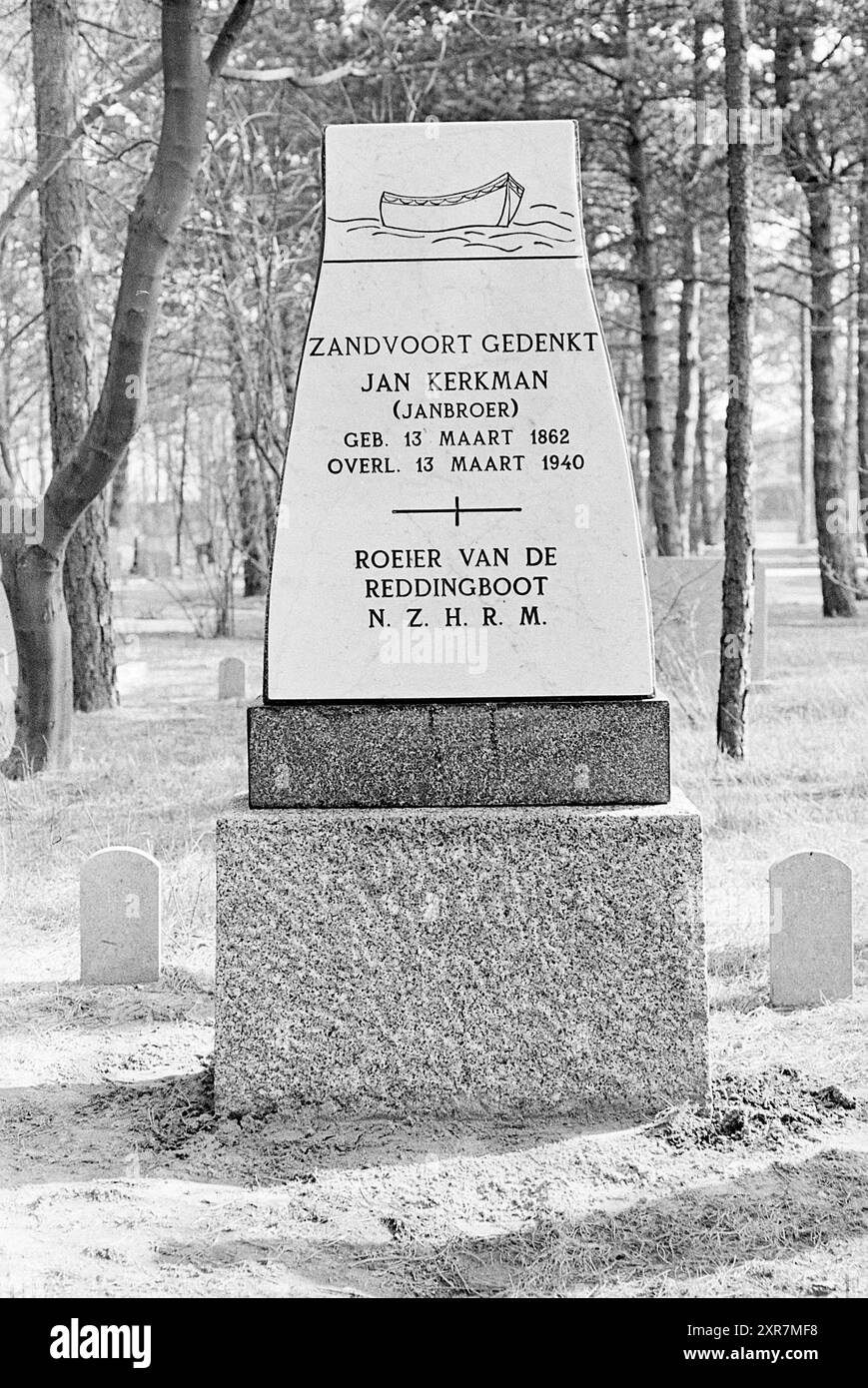 Gravestone of a deceased crew member of the Zandvoort rescue brigade, Whizgle Dutch News: Historic Images Tailored for the Future. Explore The Netherlands past with modern perspectives through Dutch agency imagery. Bridging yesterday's events with tomorrow's insights. Embark on a timeless journey with stories that shape our future. Stock Photo