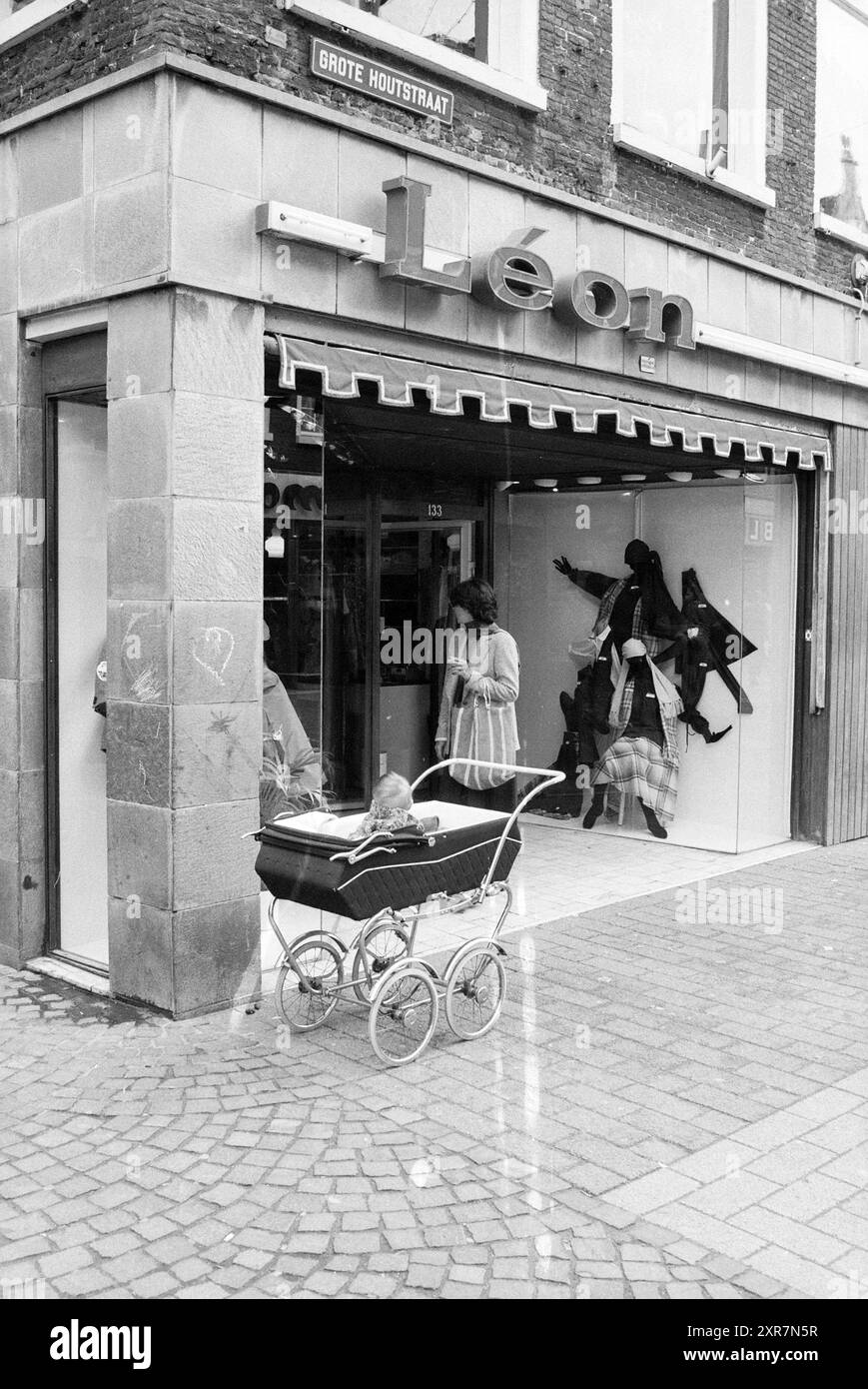 Pram shop hi res stock photography and images Alamy