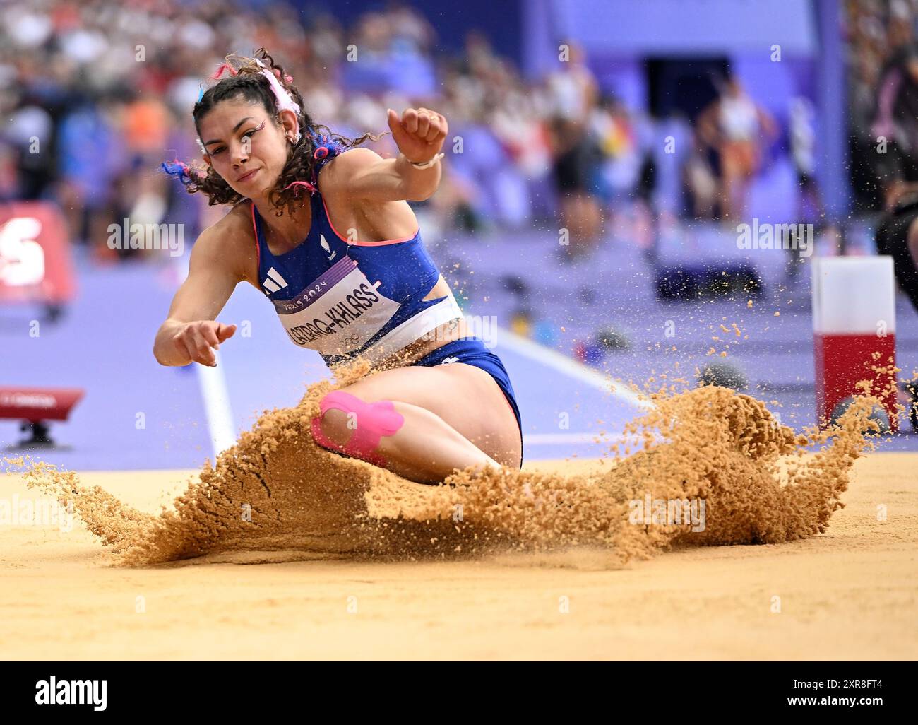 Lazraq Paris, France. 9th Aug, 2024. Auriana Lazraq-Khlass of France competes ...