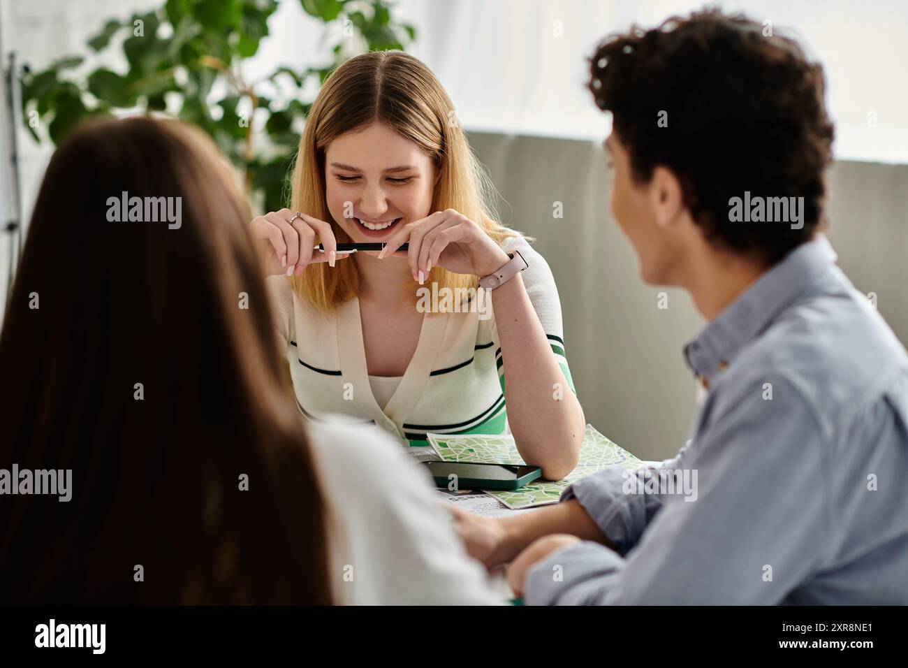 Negotiation simulation hi-res stock photography and images - Alamy