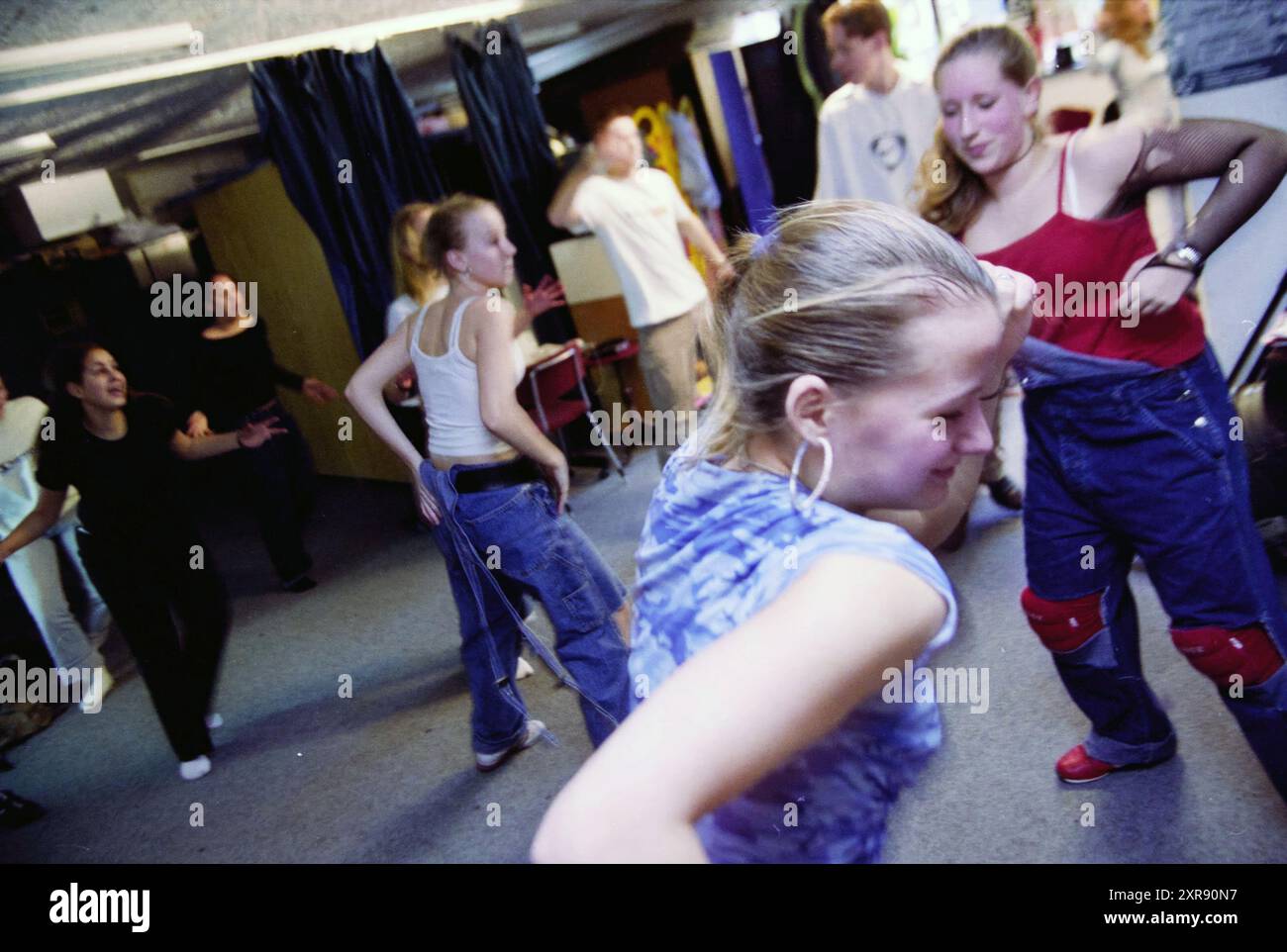 Dance lessons Mavo Aerdenhout, Aerdenhout, 26-02-2002, Whizgle Dutch News: Historic Images Tailored for the Future. Explore The Netherlands past with modern perspectives through Dutch agency imagery. Bridging yesterday's events with tomorrow's insights. Embark on a timeless journey with stories that shape our future. Stock Photo