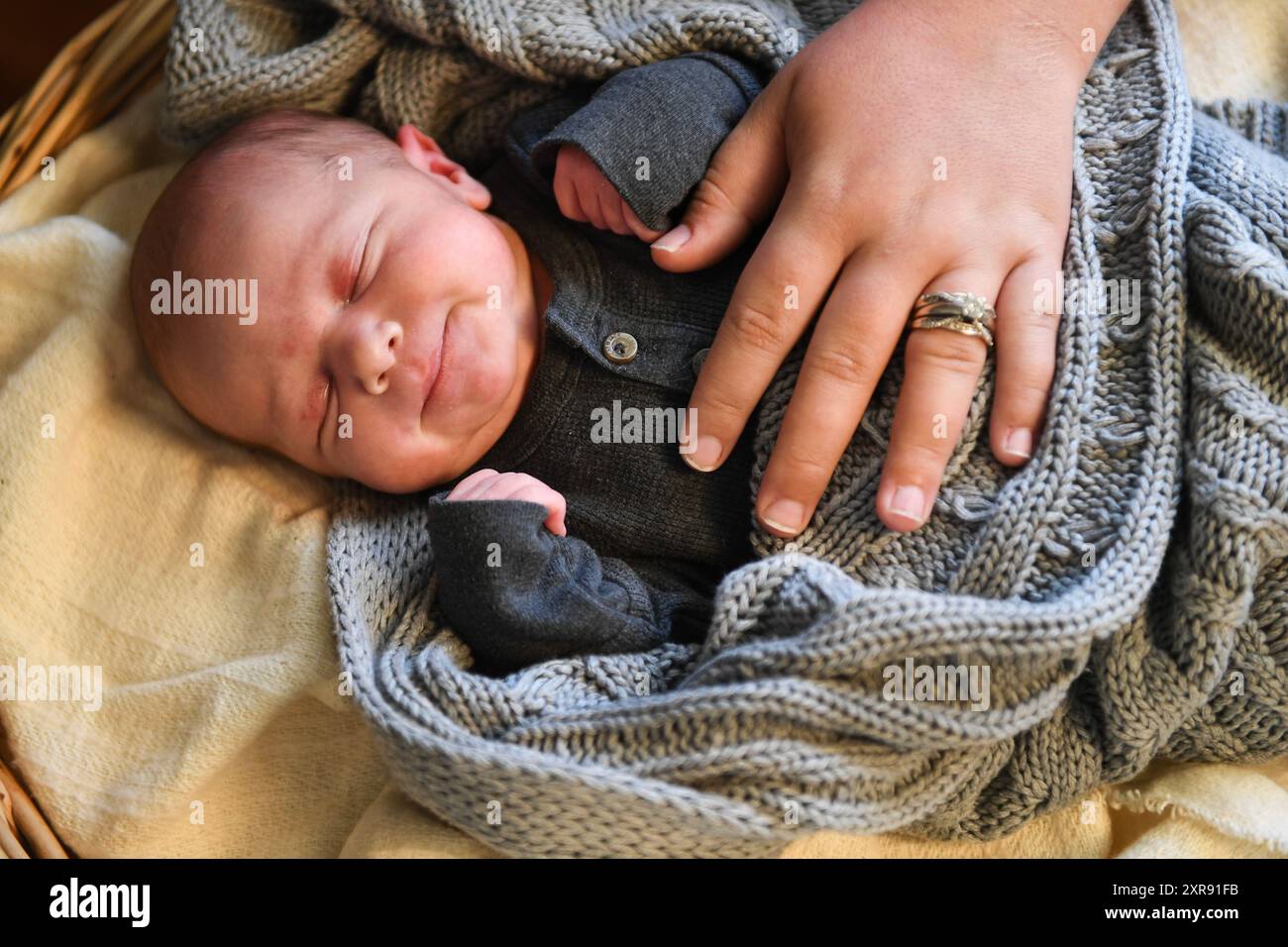 Portrait sleeping baby parents hi-res stock photography and images - Alamy