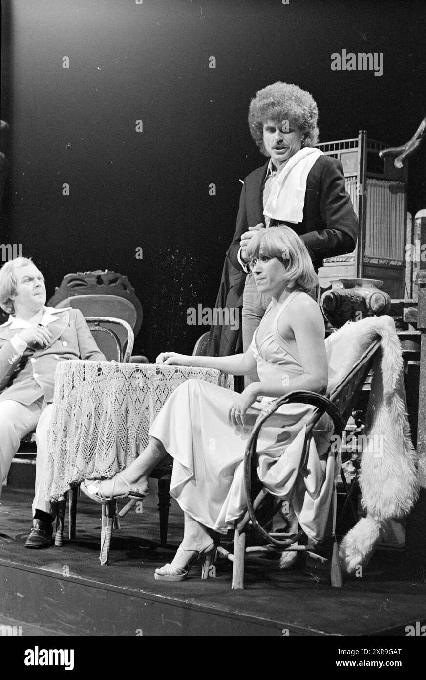 Cabaret Brakke Grond, Cabaret, Amsterdam, Nes, The Netherlands, 10-09-1975','11-09-1975, Whizgle Dutch News: Historic Images Tailored for the Future. Explore The Netherlands past with modern perspectives through Dutch agency imagery. Bridging yesterday's events with tomorrow's insights. Embark on a timeless journey with stories that shape our future. Stock Photo