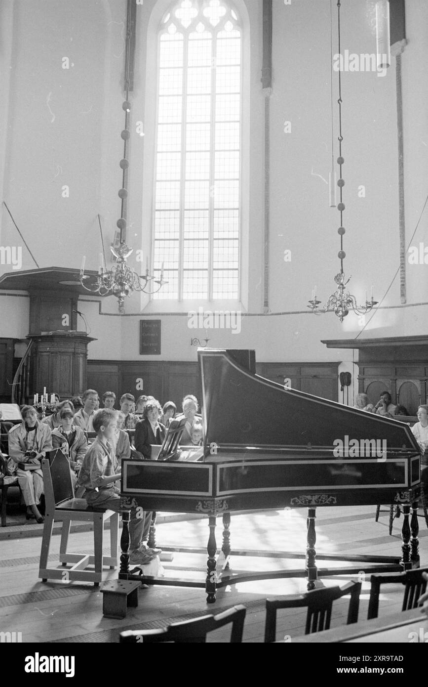 Harpsichord Walloon church, Haarlem, Donkere Begijnhof, The Netherlands, 21-05-1993, Whizgle Dutch News: Historic Images Tailored for the Future. Explore The Netherlands past with modern perspectives through Dutch agency imagery. Bridging yesterday's events with tomorrow's insights. Embark on a timeless journey with stories that shape our future. Stock Photo