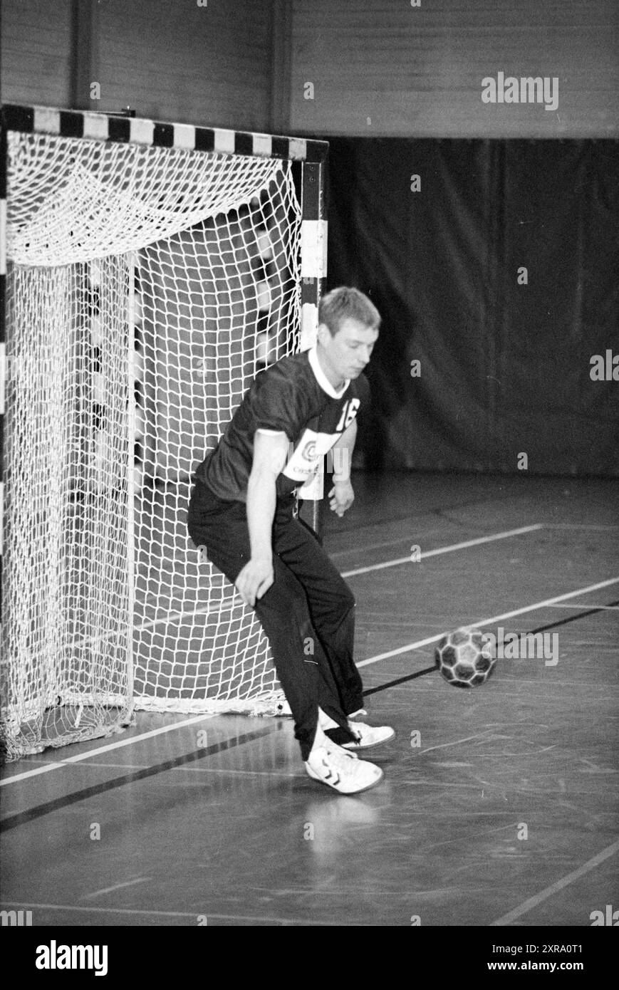 Handball Past Handball de Blinkert - Saturn, 28-01-1995, Whizgle Dutch News: Historic ...