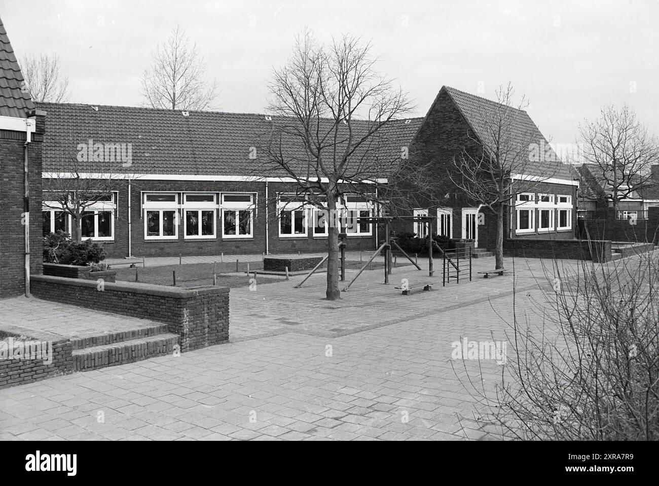 Dependance Mytylschool, H'lem, Schools, 24-01-1978, Whizgle Dutch News: Historic Images Tailored for the Future. Explore The Netherlands past with modern perspectives through Dutch agency imagery. Bridging yesterday's events with tomorrow's insights. Embark on a timeless journey with stories that shape our future. Stock Photo