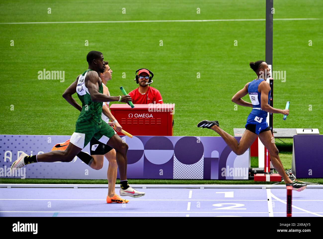 Mens 4x400m relay final hi-res stock photography and images - Alamy