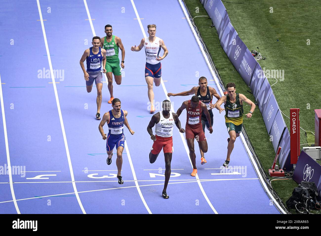 Paris, France. 09th Aug, 2024. Athletes compete in the Men's 800m Semi ...