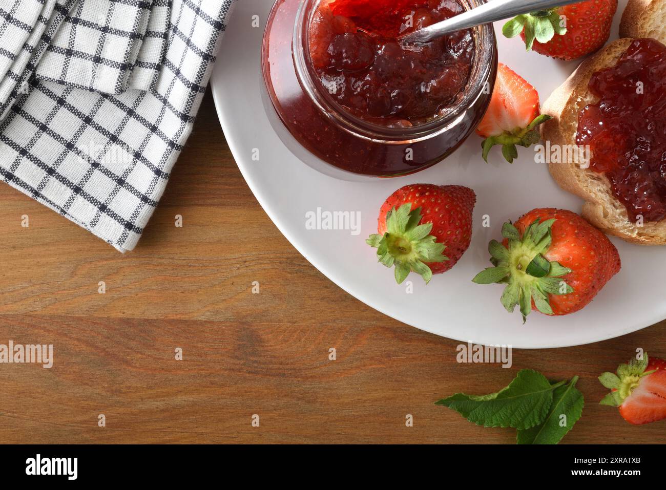 Strawberry jam jar fruit spread hi-res stock photography and images - Alamy