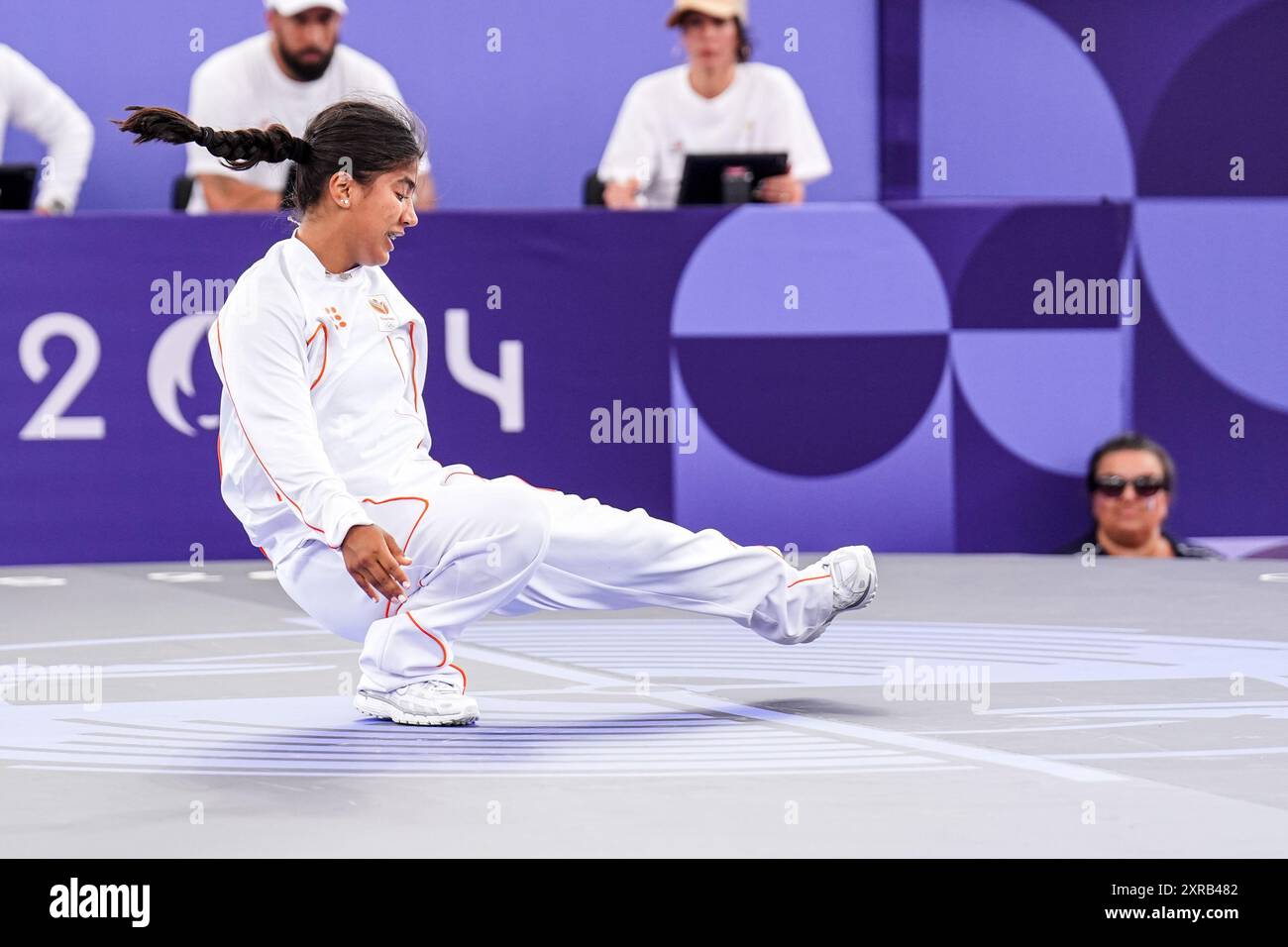 Paris, France. 09th Aug, 2024. PARIS, FRANCE - AUGUST 9: India Sardjoe of the Netherlands competing in the B-Girls Round Robin during Day 14 of Breaking - Olympic Games Paris 2024 at Place de la Concorde on August 9, 2024 in Paris, France. (Photo by Rene Nijhuis/BSR Agency) Credit: BSR Agency/Alamy Live News Stock Photo