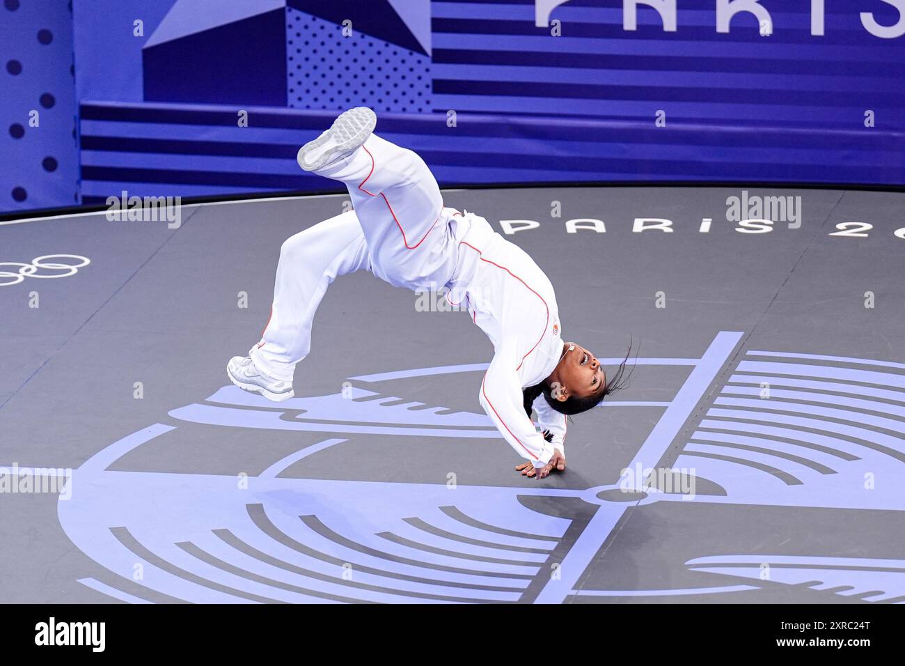 Paris, France. 09th Aug, 2024. PARIS, FRANCE - AUGUST 9: India Sardjoe of the Netherlands competing in the B-Girls Round Robin during Day 14 of Breaking - Olympic Games Paris 2024 at Place de la Concorde on August 9, 2024 in Paris, France. (Photo by Rene Nijhuis/BSR Agency) Credit: BSR Agency/Alamy Live News Stock Photo