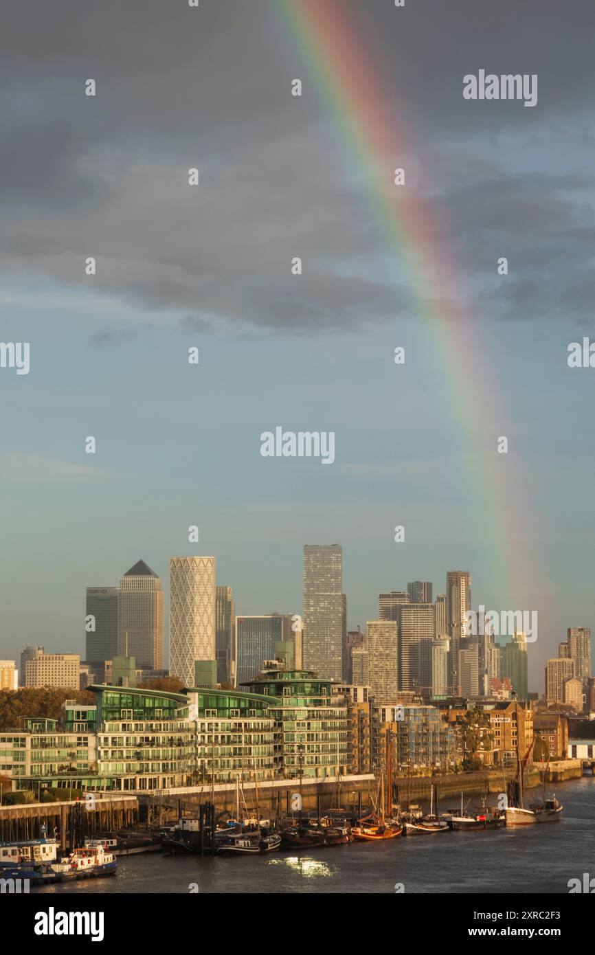 England, London, Docklands, Canary Wharf Skyline Stock Photo - Alamy