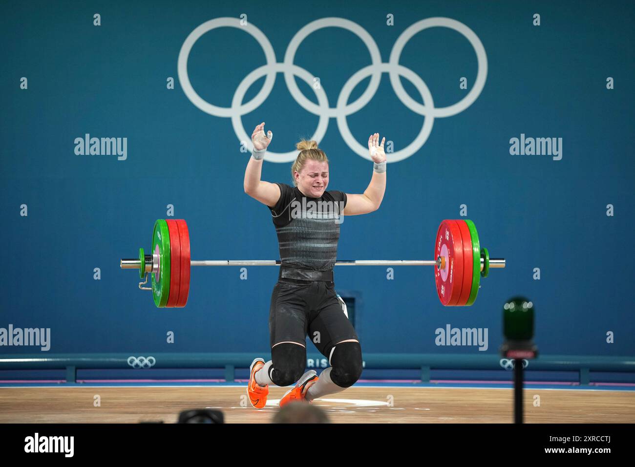 Individual Neutral Athlete Siuzanna Valodzka fails to lift during the