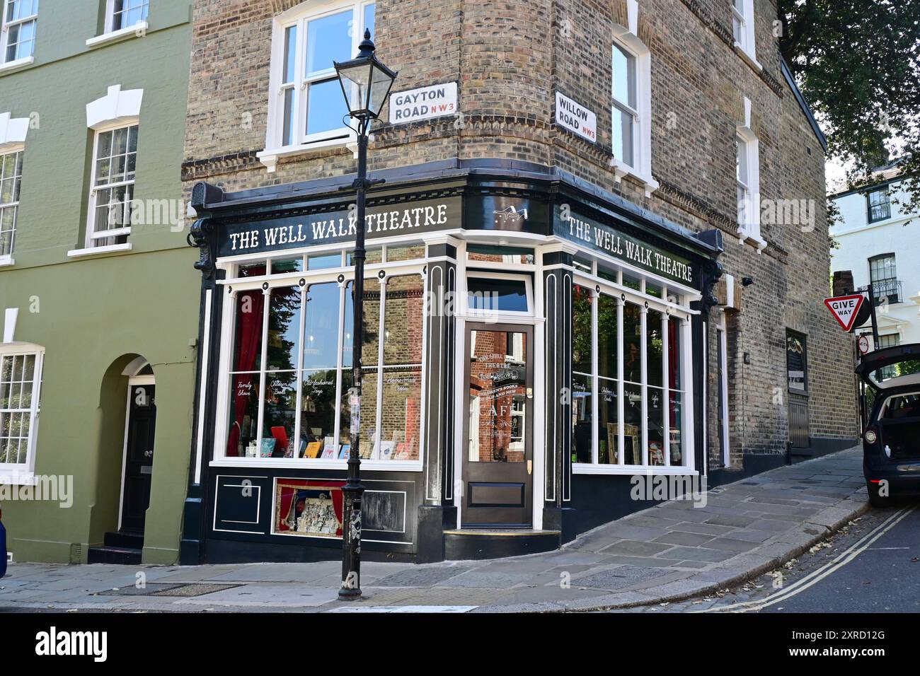 Well road hampstead hi-res stock photography and images - Alamy
