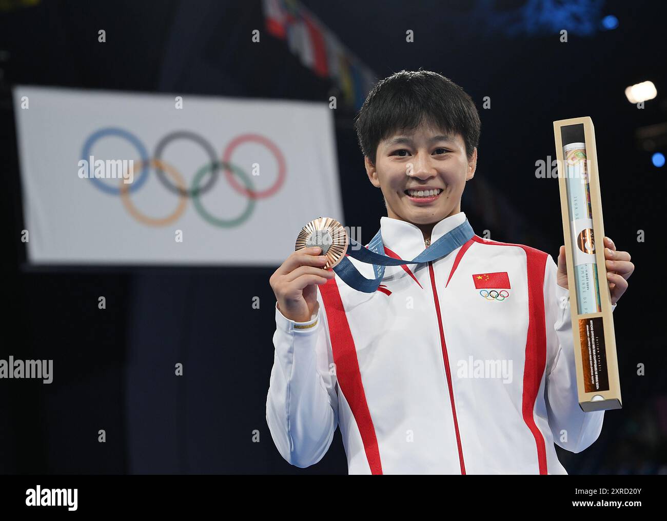 Paris, France. 9th Aug, 2024. Bronze medalist Hong Kexin of China poses