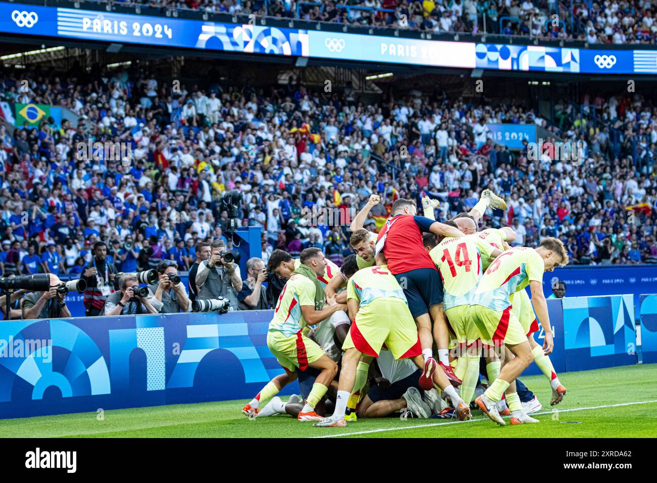 2024-olympic-games-celebration-hi-res-stock-photography-and-images-alamy