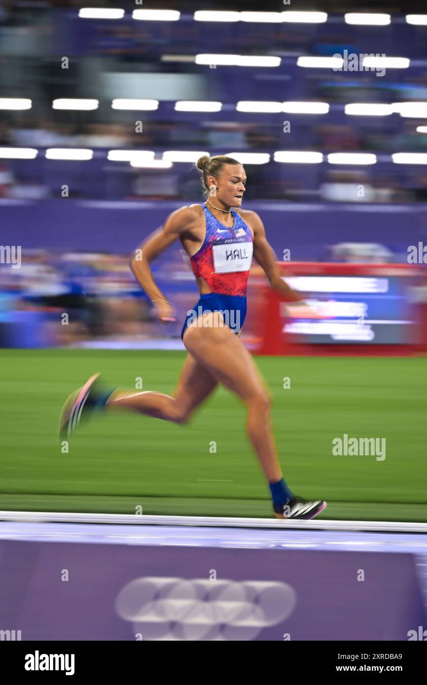 SAINT-DENIS, PA - 09.08.2024: ALL-AROUND ATHLETICS PARIS OLYMPICS - Paris 2024 Olympics - Athletics - American Anna Hall in the final of the Women's Heptathlon - 800m, at the Stade de France, on August 9, 2024, in Paris, France. (Photo: Pedro Vilela/Fotoarena) Stock Photo