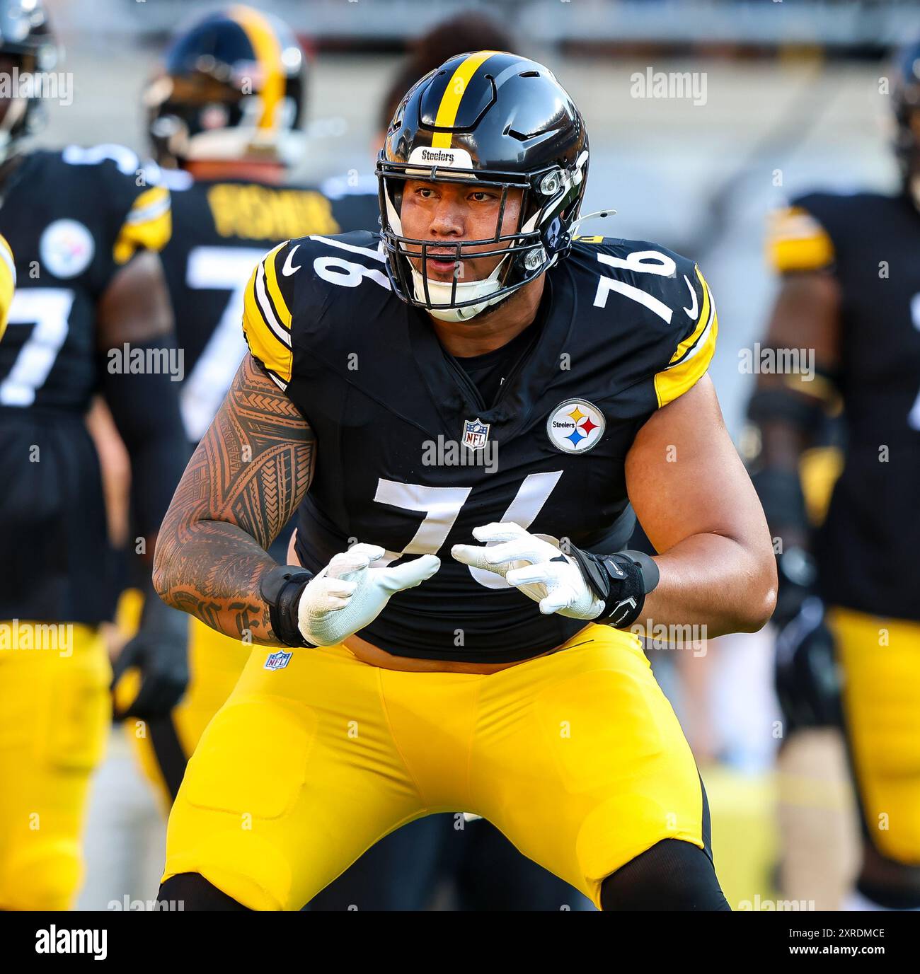 Troy fautanu hi-res stock photography and images - Alamy