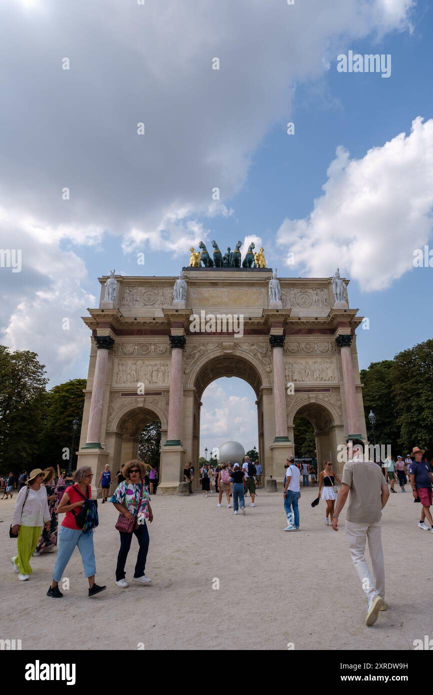 Triumphal arch of the carousel hi-res stock photography and images - Alamy