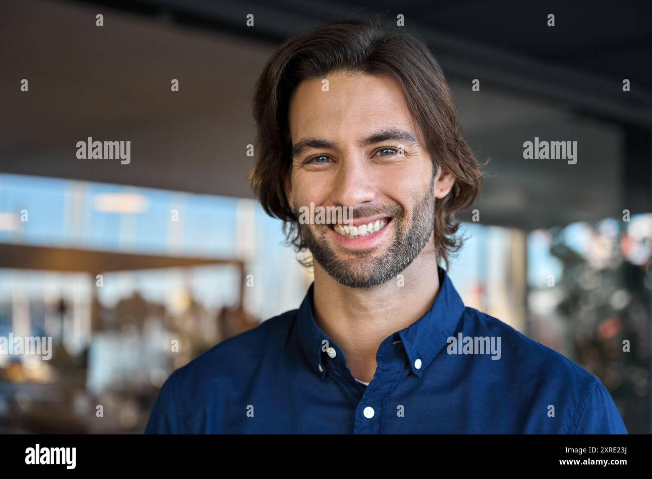 Young man professional camera hi-res stock photography and images - Alamy