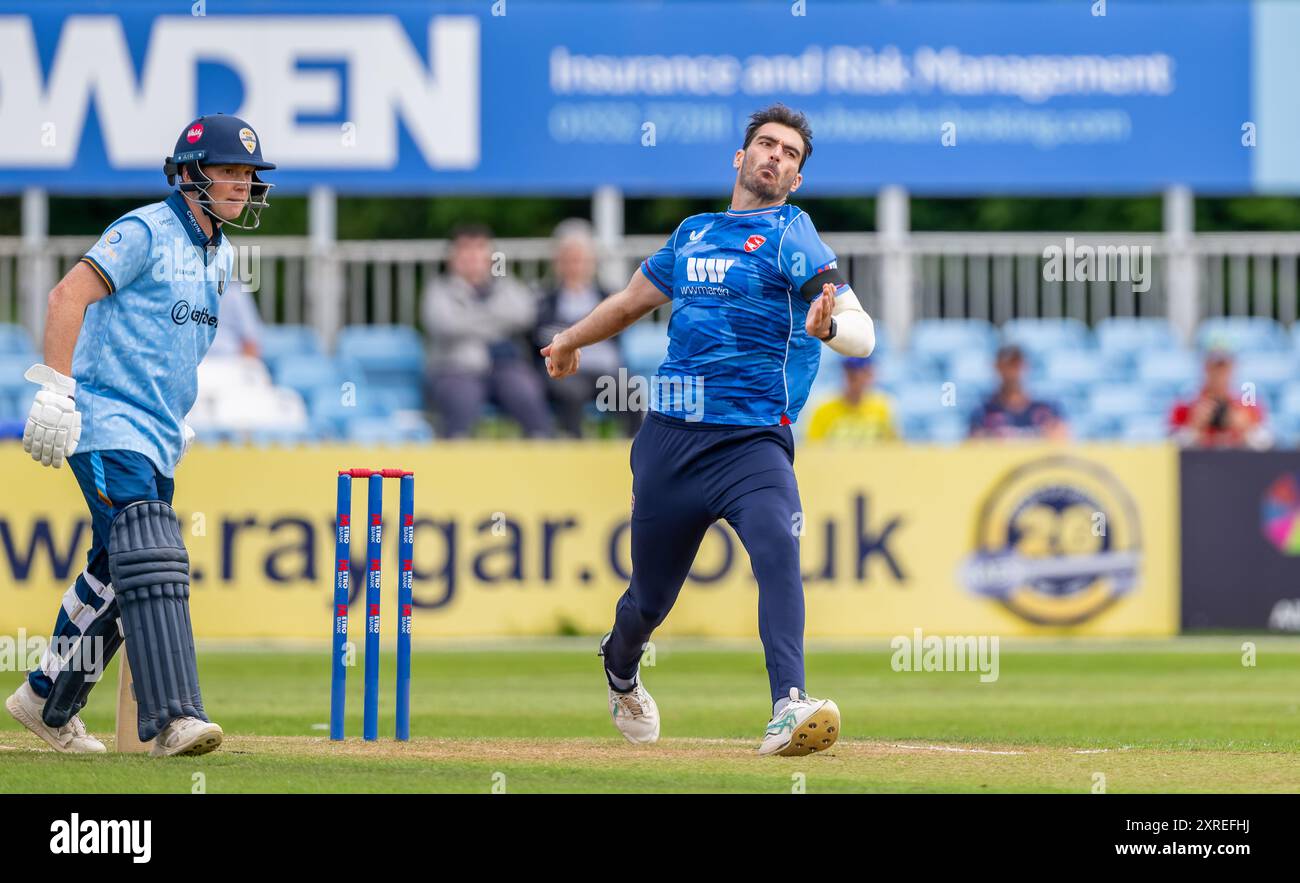 Grant Stewart bowling for Kent in a Metro Bank One Day cup match between Derbyshire and Kent Spitfires Stock Photo