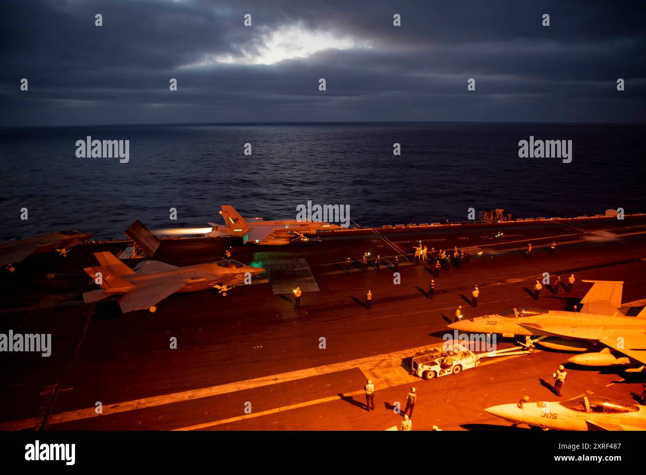 Strike fighter squadron 113 hi-res stock photography and images - Alamy