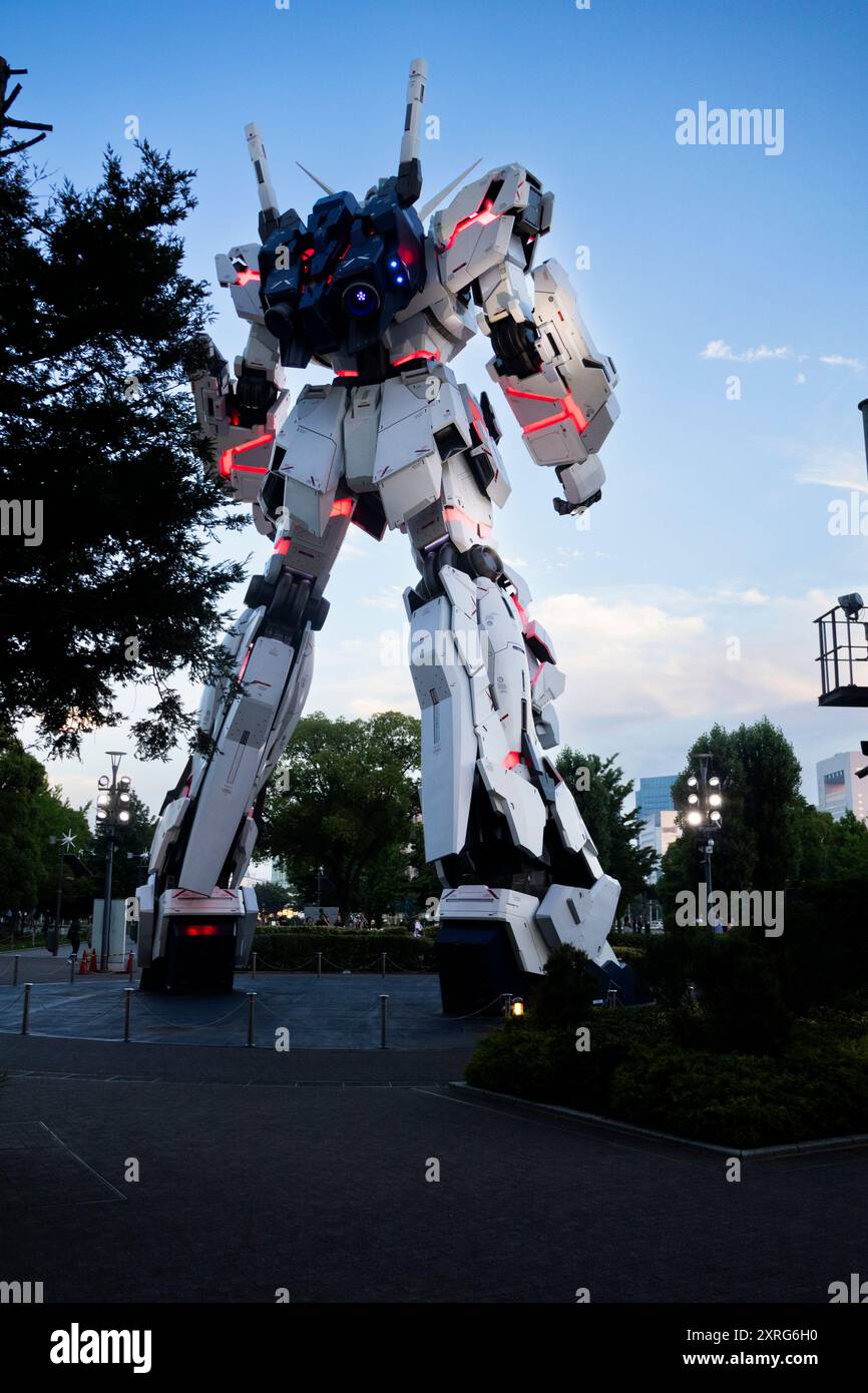 View landscape and Life Sized Unicorn Gundam Statue model figure at ...