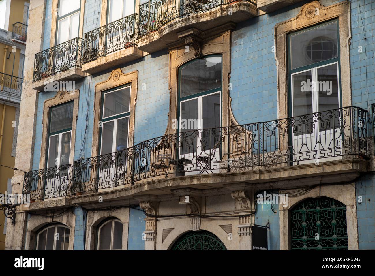 beautiful-traditional-old-architecture-in-downtown-lisbon-portugal
