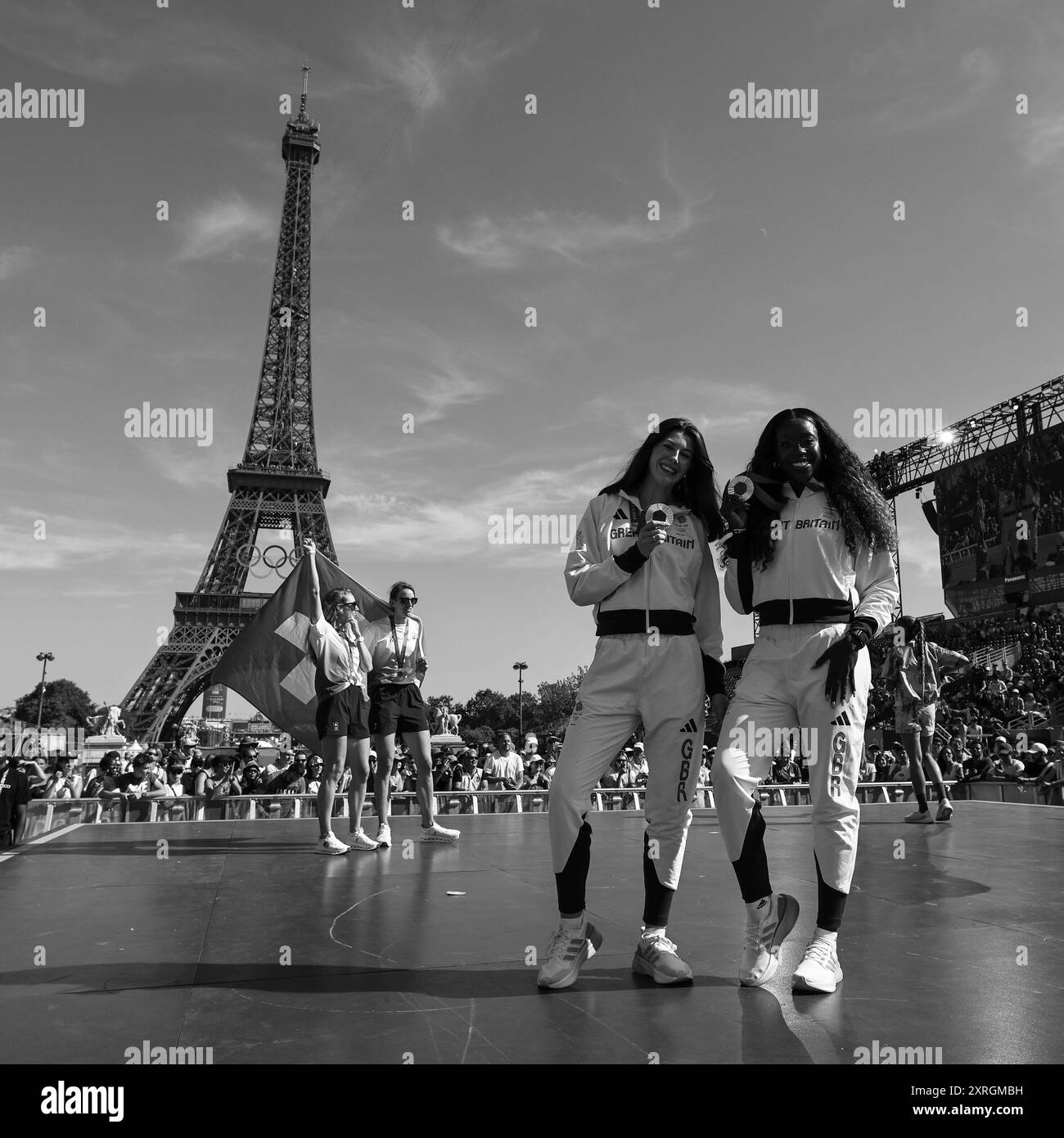 Olympics paris 2024 medals Black and White Stock Photos &amp; Images 