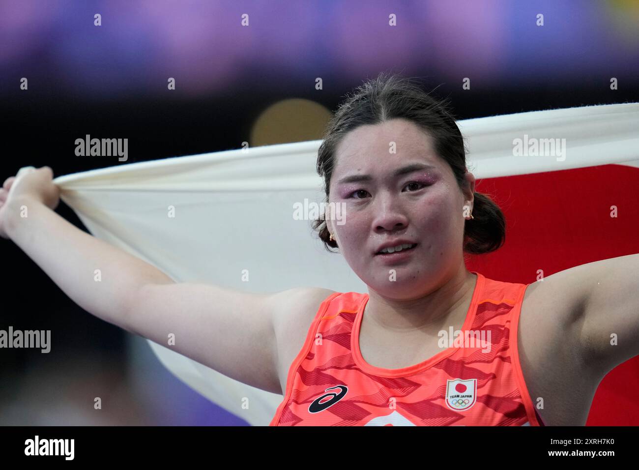 Haruka Kitaguchi, of Japan, poses after winning the gold medal in the ...