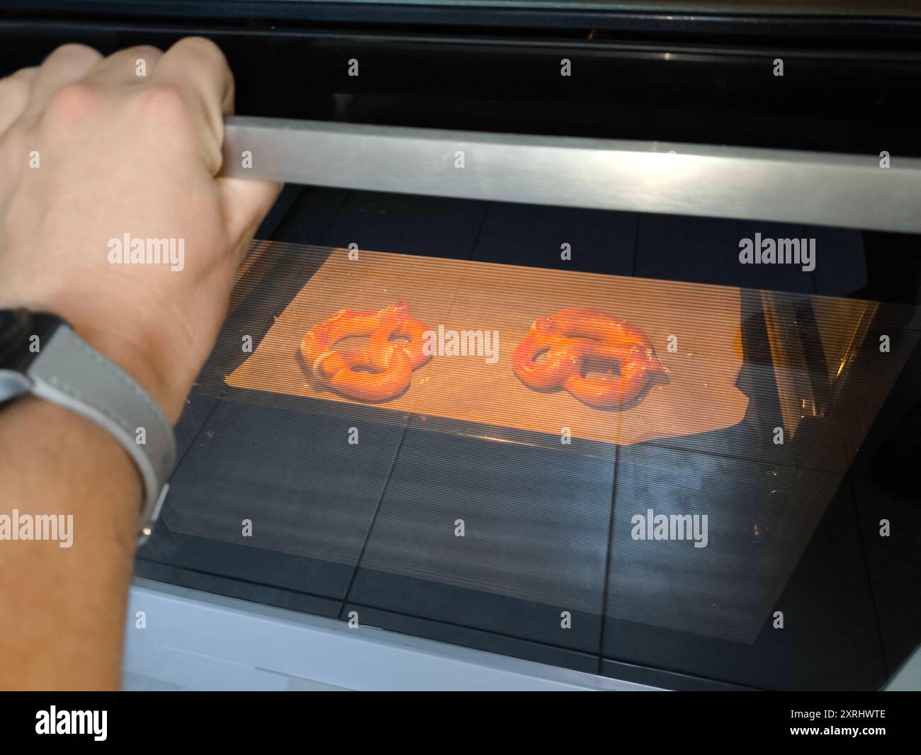 Backvorgang hi-res stock photography and images - Alamy Backvorgang hi-res stock photography and images - Alamy