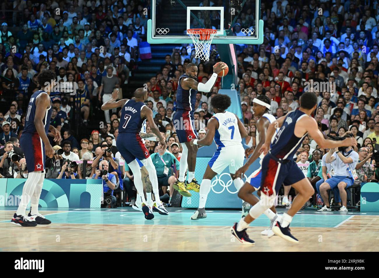 Devon Reed Lebron james takes in hi-res stock photography and images - Alamy