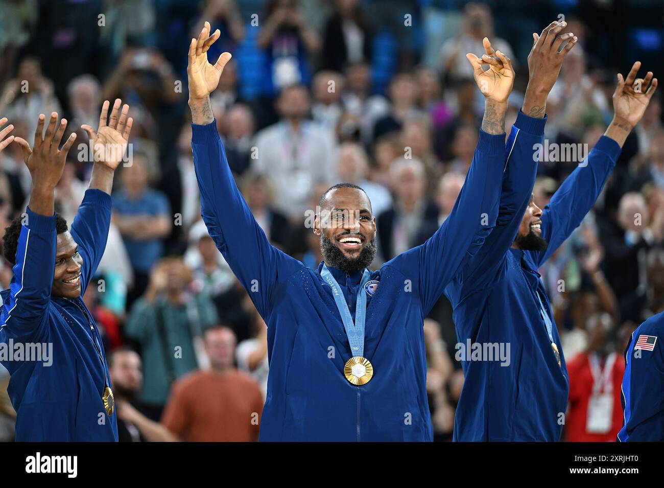 Paris, Fra. 11th Aug, 2024. LeBron James and Team USA members celebrate ...