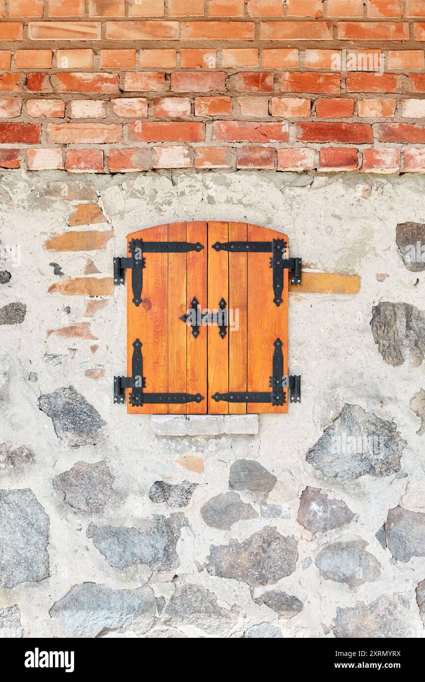 Old wall with a closed window Stock Photo - Alamy