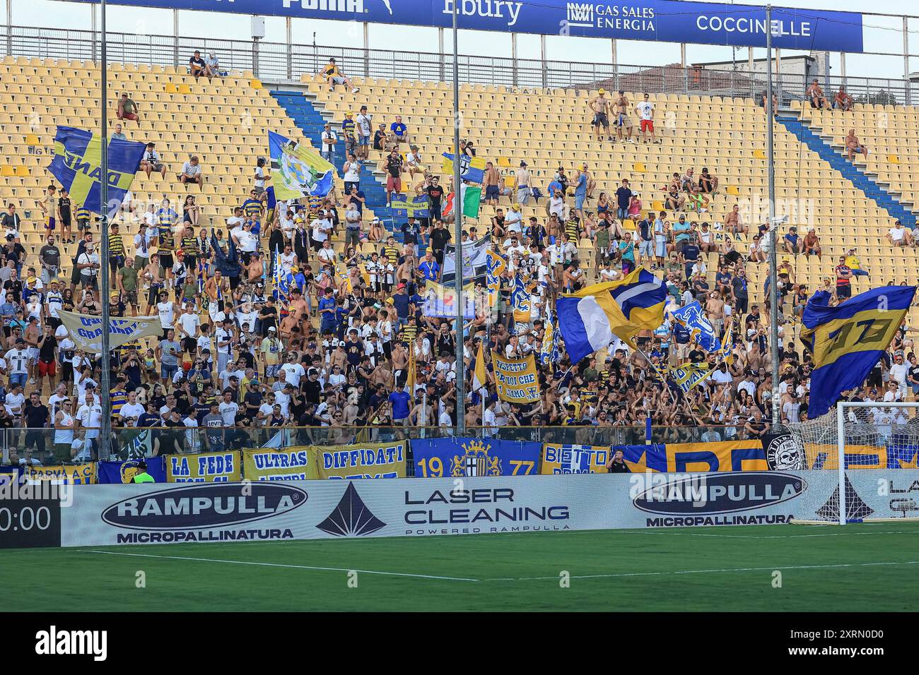 Palermo fc fans hi-res stock photography and images - Alamy
