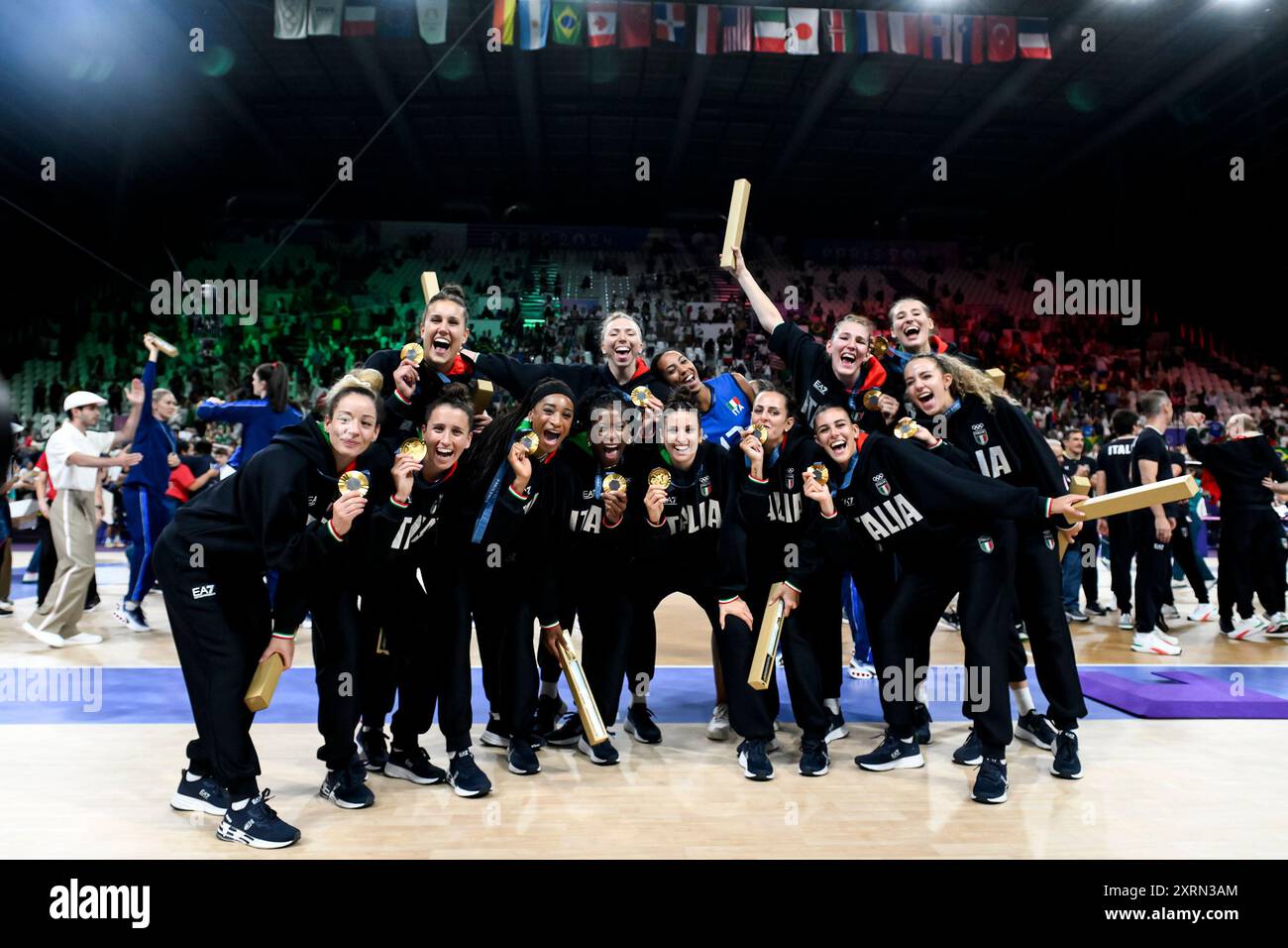 Paris, France. 11th Aug, 2024. Italian players celebrate at the end of the Volleyball gold medal match between United States of America and Italy of the Paris 2024 Olympic Games at Arena Paris Sud 1 in Paris (France), August 11, 2024. Italy defeated United States 3-0 and won the gold medal. Credit: Insidefoto di andrea staccioli/Alamy Live News Stock Photo