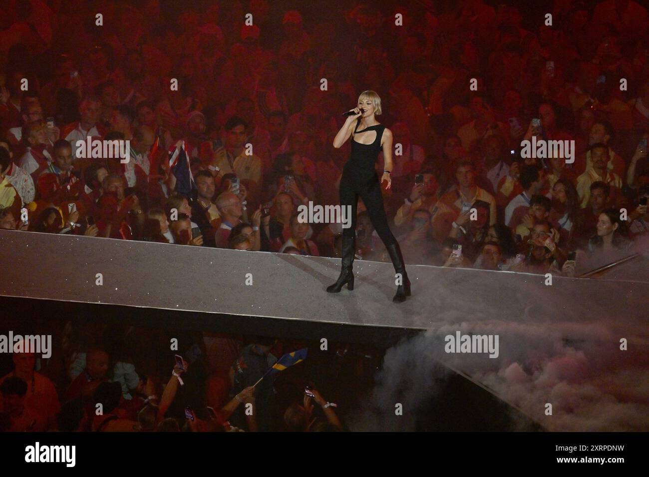 Paris USA 11th Aug 2024 Angele Van Laeken Performs With With French paris-usa-11th-aug-2024-angele-van-laeken-performs-with-with-french