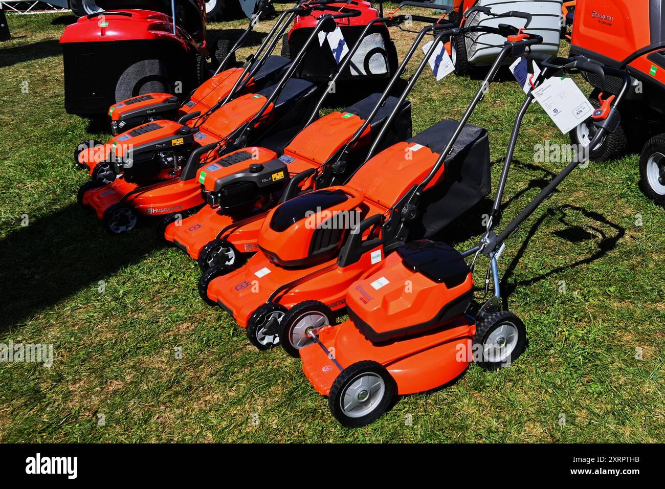 Flymo hi res stock photography and images Alamy