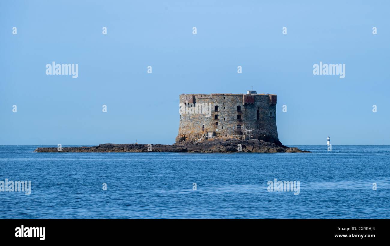 Brehon Tower Between Guernsey And Herm Channel Islands UK Stock brehon-tower-between-guernsey-and-herm-channel-islands-uk-stock