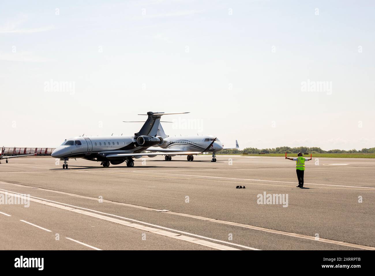 Vistajet corporate jet arriving hi-res stock photography and images - Alamy