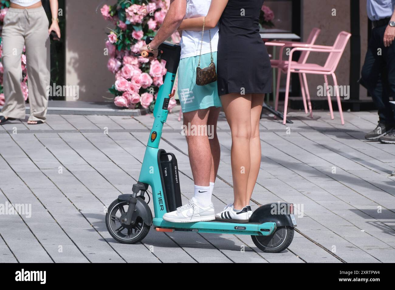 Elegantes E Scooter Dsseldorf Fotos