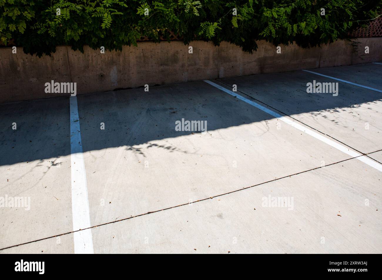 Empty parking lot united states hi-res stock photography and images - Alamy