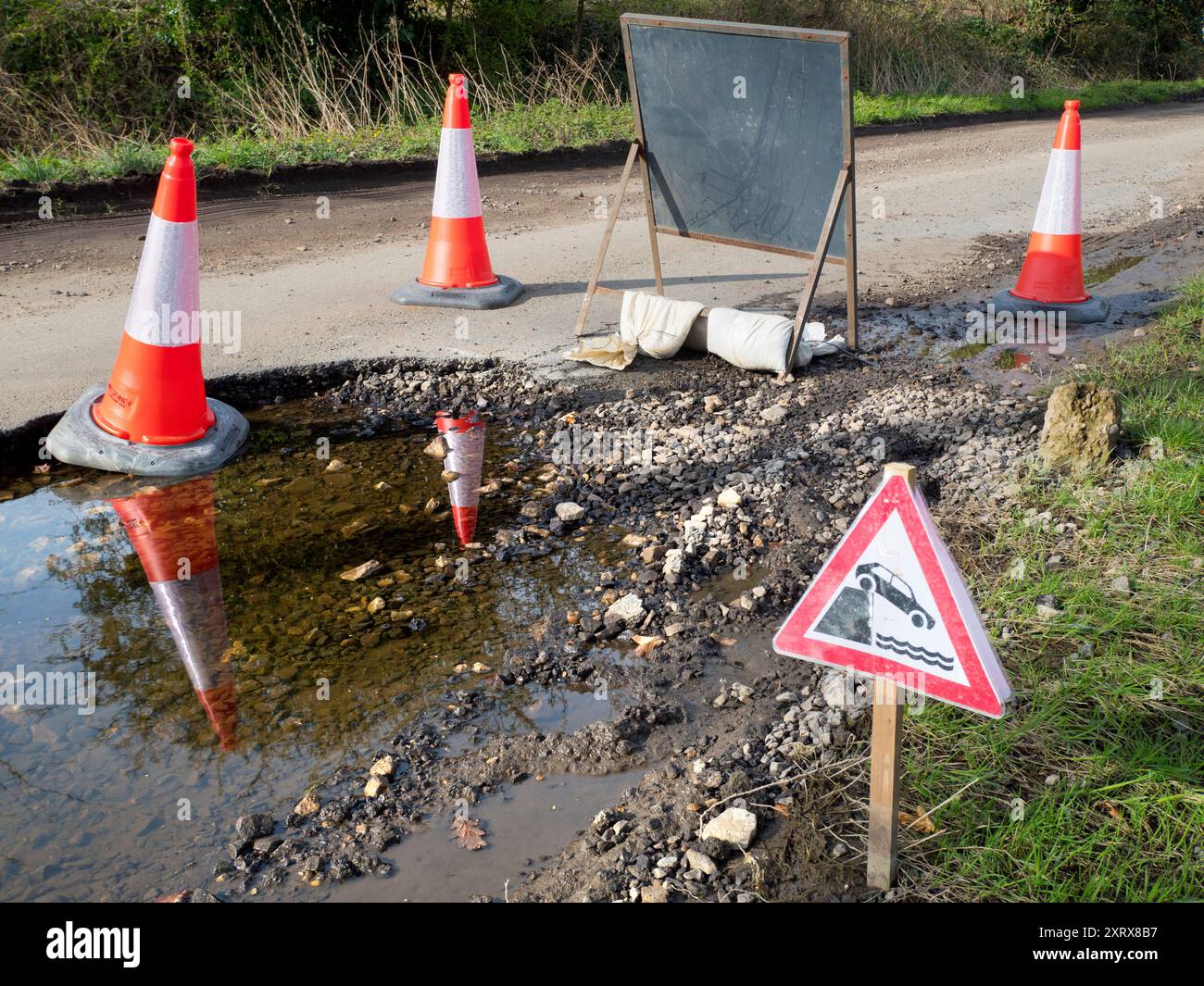 Puddles reflection home hi-res stock photography and images - Alamy