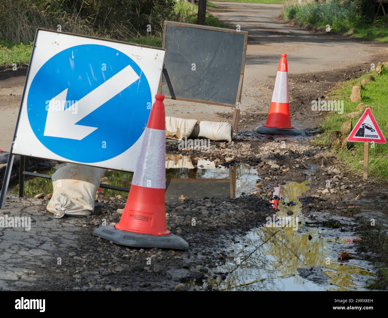 Puddles reflection home hi-res stock photography and images - Alamy