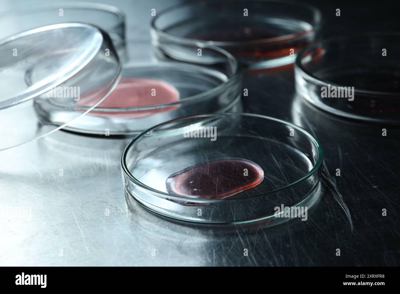 Pharmaceutical drug samples hi-res stock photography and images - Alamy
