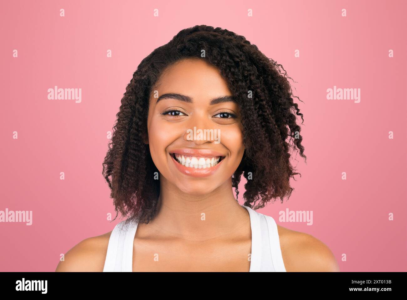 Close up portrait of beautiful black girl Stock Photo - Alamy