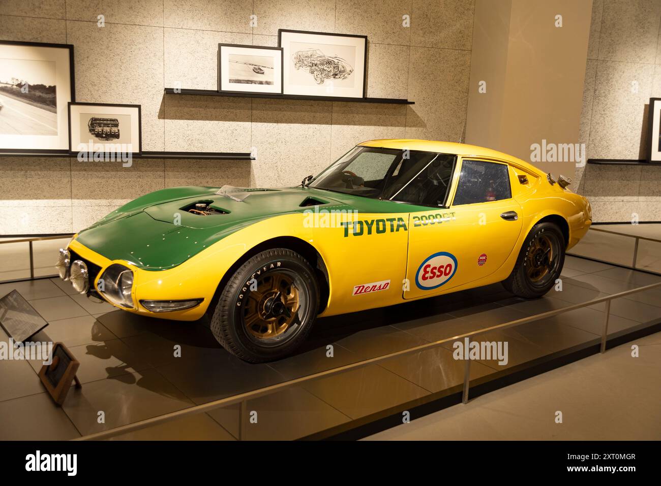 Toyota 2000gt auto show hi-res stock photography and images