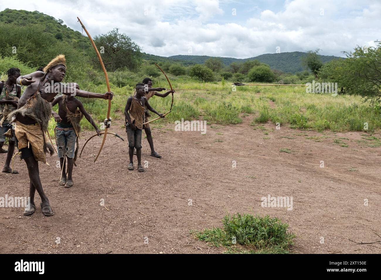 Hadzabe Tribe Hunter Gatherers Tanzania Stock Photo Alamy